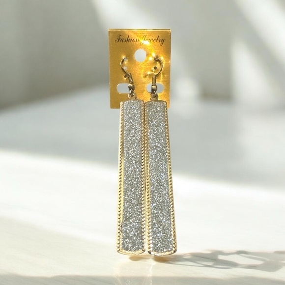 Category: Women | Jewelry | Earrings
Condition: New with tag - Picture 2 of 3